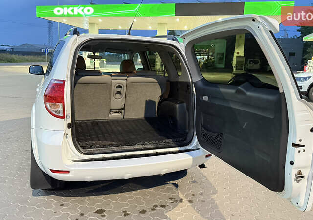 Белый Тойота РАВ 4, объемом двигателя 2.4 л и пробегом 206 тыс. км за 8900 $, фото 21 на Automoto.ua