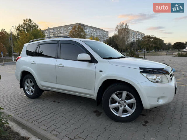 Белый Тойота РАВ 4, объемом двигателя 2.4 л и пробегом 190 тыс. км за 10800 $, фото 6 на Automoto.ua