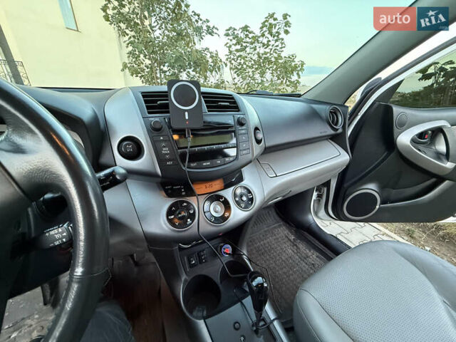 Белый Тойота РАВ 4, объемом двигателя 2.4 л и пробегом 190 тыс. км за 10800 $, фото 14 на Automoto.ua