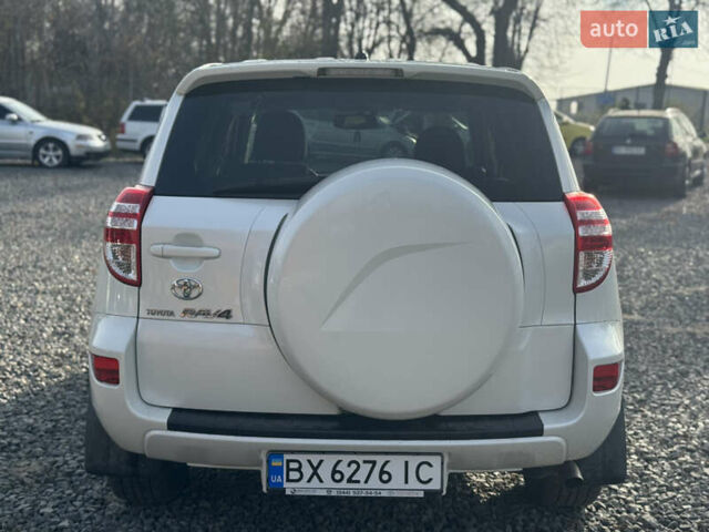 Білий Тойота РАВ 4, об'ємом двигуна 2 л та пробігом 190 тис. км за 12999 $, фото 15 на Automoto.ua