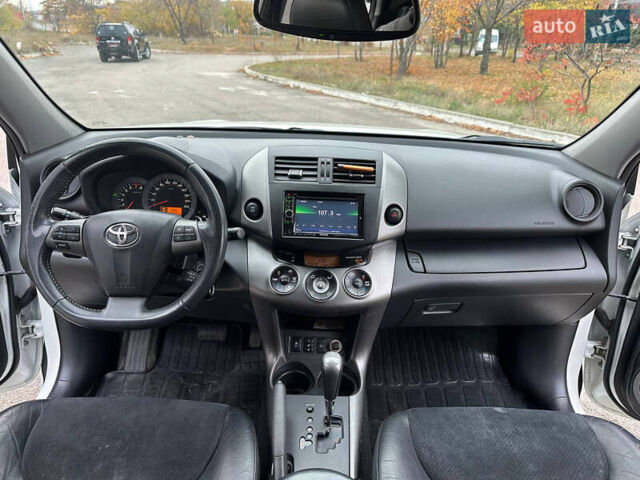 Белый Тойота РАВ 4, объемом двигателя 2 л и пробегом 186 тыс. км за 12999 $, фото 33 на Automoto.ua