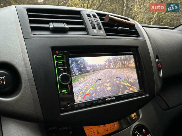 Белый Тойота РАВ 4, объемом двигателя 2 л и пробегом 186 тыс. км за 12999 $, фото 13 на Automoto.ua