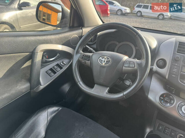 Білий Тойота РАВ 4, об'ємом двигуна 2 л та пробігом 190 тис. км за 12999 $, фото 26 на Automoto.ua