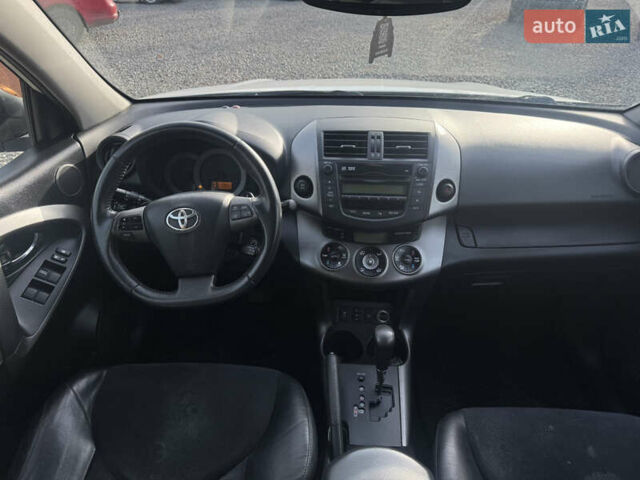 Білий Тойота РАВ 4, об'ємом двигуна 2 л та пробігом 190 тис. км за 12999 $, фото 25 на Automoto.ua
