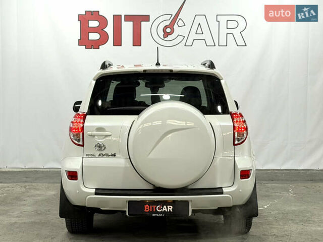 Белый Тойота РАВ 4, объемом двигателя 1.99 л и пробегом 157 тыс. км за 14200 $, фото 7 на Automoto.ua