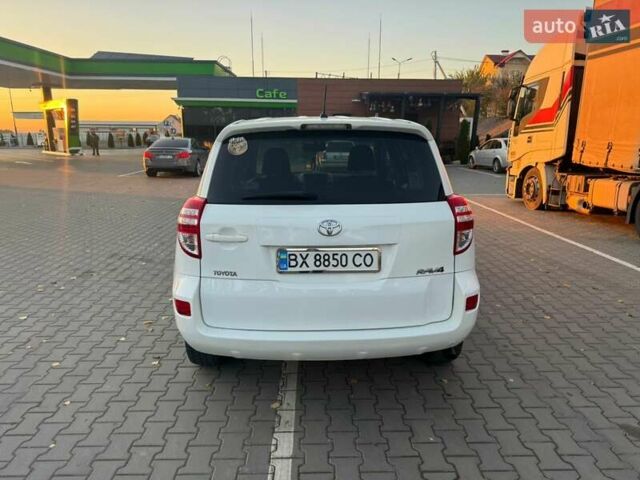 Білий Тойота РАВ 4, об'ємом двигуна 2.23 л та пробігом 281 тис. км за 7999 $, фото 10 на Automoto.ua