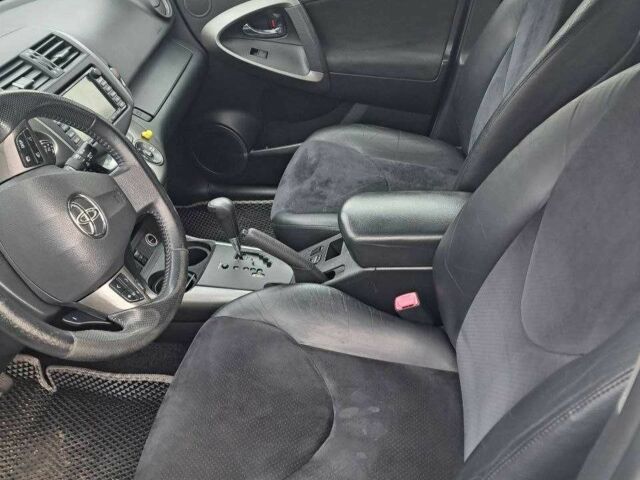 Белый Тойота РАВ 4, объемом двигателя 2.2 л и пробегом 300 тыс. км за 11000 $, фото 16 на Automoto.ua