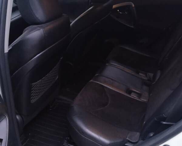 Белый Тойота РАВ 4, объемом двигателя 2.2 л и пробегом 200 тыс. км за 13999 $, фото 8 на Automoto.ua