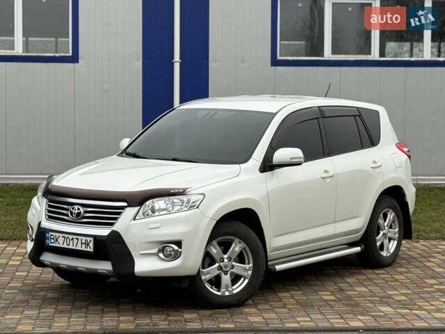 Белый Тойота РАВ 4, объемом двигателя 2 л и пробегом 139 тыс. км за 12999 $, фото 2 на Automoto.ua