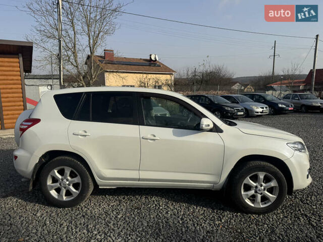 Білий Тойота РАВ 4, об'ємом двигуна 2 л та пробігом 190 тис. км за 12999 $, фото 13 на Automoto.ua