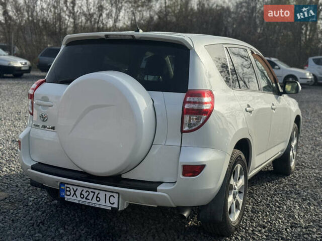 Білий Тойота РАВ 4, об'ємом двигуна 2 л та пробігом 190 тис. км за 12999 $, фото 17 на Automoto.ua