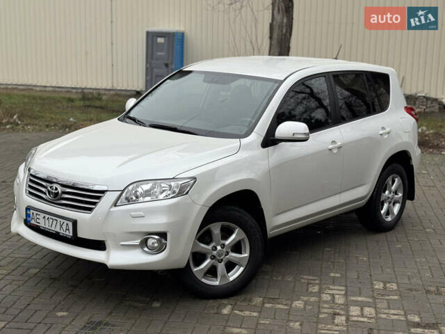Белый Тойота РАВ 4, объемом двигателя 1.99 л и пробегом 186 тыс. км за 11999 $, фото 2 на Automoto.ua