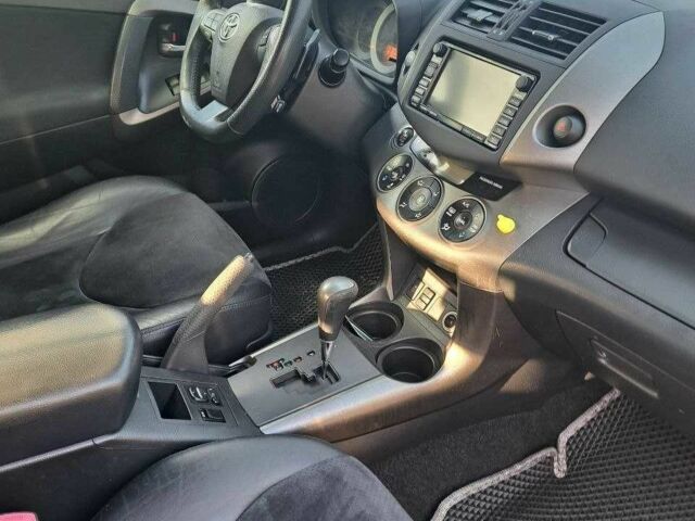 Белый Тойота РАВ 4, объемом двигателя 2.2 л и пробегом 300 тыс. км за 11000 $, фото 17 на Automoto.ua