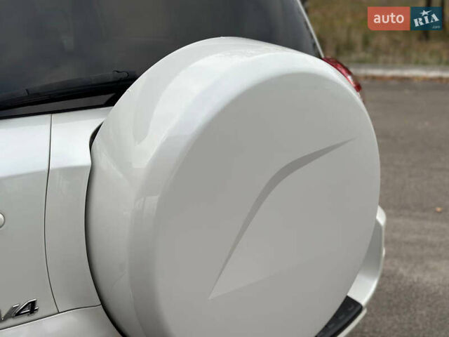 Белый Тойота РАВ 4, объемом двигателя 2 л и пробегом 186 тыс. км за 12999 $, фото 46 на Automoto.ua