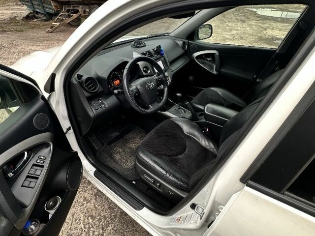 Белый Тойота РАВ 4, объемом двигателя 2.2 л и пробегом 153 тыс. км за 13900 $, фото 15 на Automoto.ua