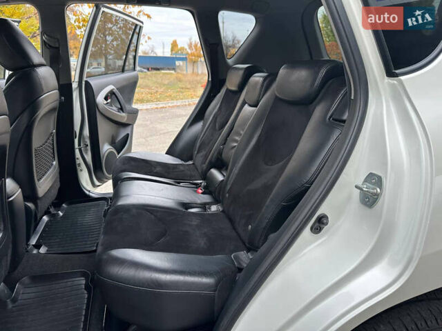 Белый Тойота РАВ 4, объемом двигателя 2 л и пробегом 186 тыс. км за 12999 $, фото 20 на Automoto.ua