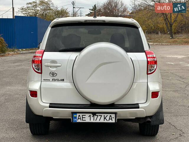 Белый Тойота РАВ 4, объемом двигателя 2 л и пробегом 186 тыс. км за 12999 $, фото 9 на Automoto.ua