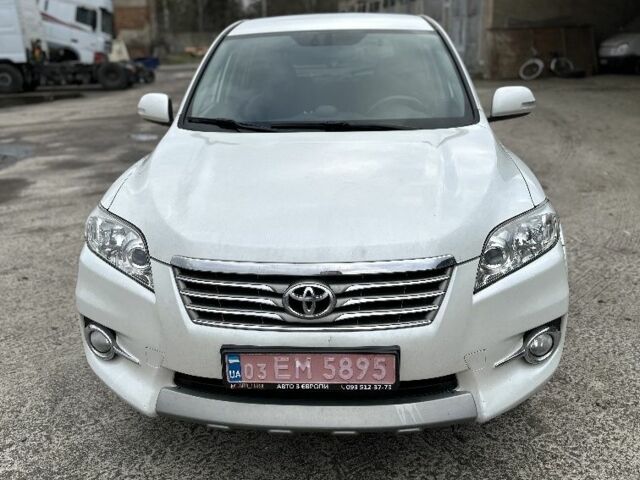 Белый Тойота РАВ 4, объемом двигателя 2.2 л и пробегом 153 тыс. км за 13900 $, фото 1 на Automoto.ua