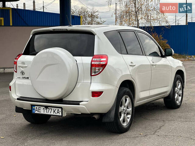 Белый Тойота РАВ 4, объемом двигателя 2 л и пробегом 186 тыс. км за 12999 $, фото 7 на Automoto.ua