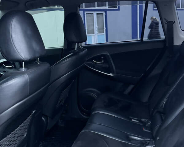 Белый Тойота РАВ 4, объемом двигателя 2 л и пробегом 139 тыс. км за 12999 $, фото 8 на Automoto.ua