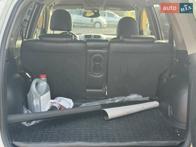 Білий Тойота РАВ 4, об'ємом двигуна 2 л та пробігом 190 тис. км за 12999 $, фото 21 на Automoto.ua