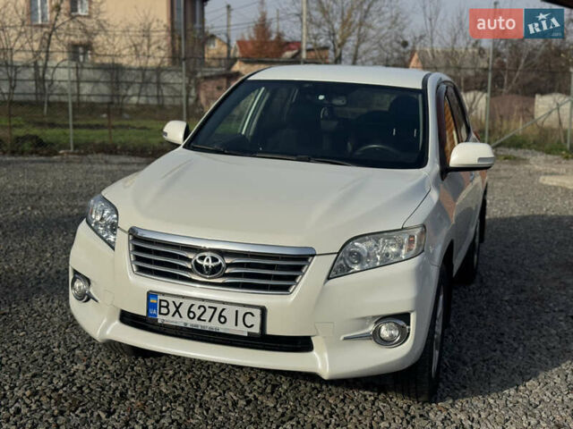 Білий Тойота РАВ 4, об'ємом двигуна 2 л та пробігом 190 тис. км за 12999 $, фото 2 на Automoto.ua