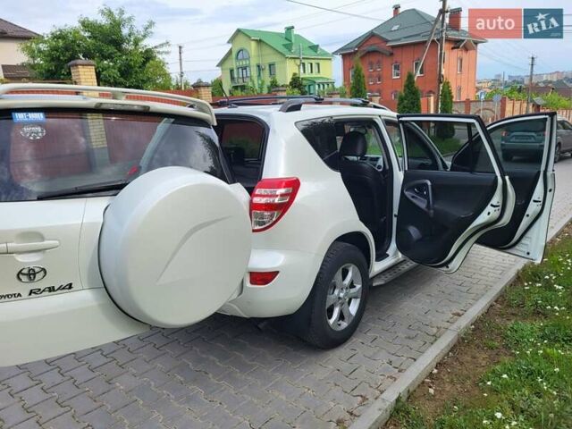 Белый Тойота РАВ 4, объемом двигателя 1.99 л и пробегом 231 тыс. км за 12500 $, фото 65 на Automoto.ua