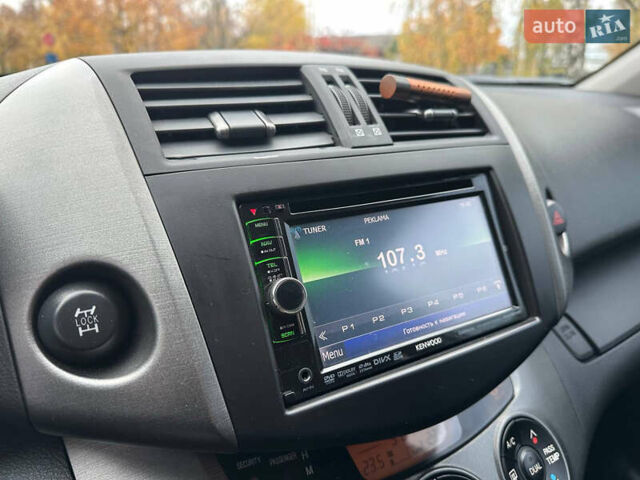 Белый Тойота РАВ 4, объемом двигателя 2 л и пробегом 186 тыс. км за 12999 $, фото 48 на Automoto.ua