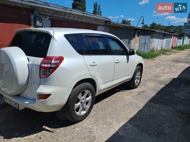 Білий Тойота РАВ 4, об'ємом двигуна 1.99 л та пробігом 140 тис. км за 13700 $, фото 3 на Automoto.ua