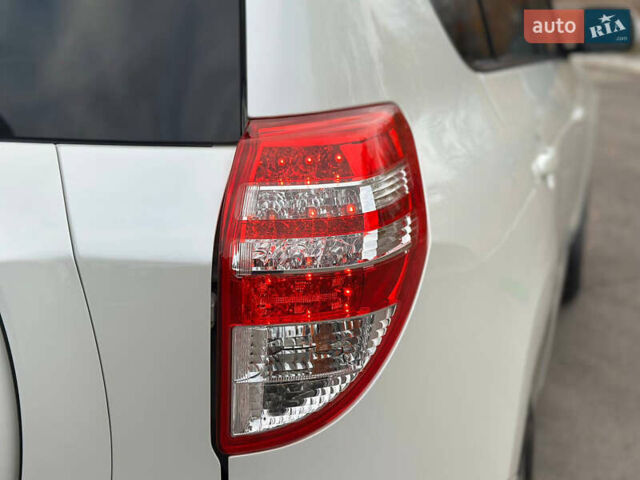Белый Тойота РАВ 4, объемом двигателя 2 л и пробегом 186 тыс. км за 12999 $, фото 49 на Automoto.ua