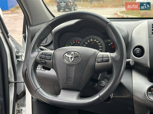 Белый Тойота РАВ 4, объемом двигателя 2 л и пробегом 186 тыс. км за 12999 $, фото 34 на Automoto.ua