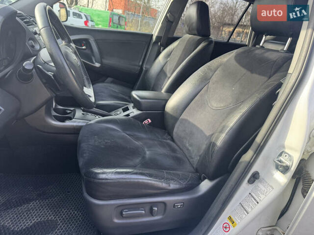 Білий Тойота РАВ 4, об'ємом двигуна 2 л та пробігом 190 тис. км за 12999 $, фото 33 на Automoto.ua