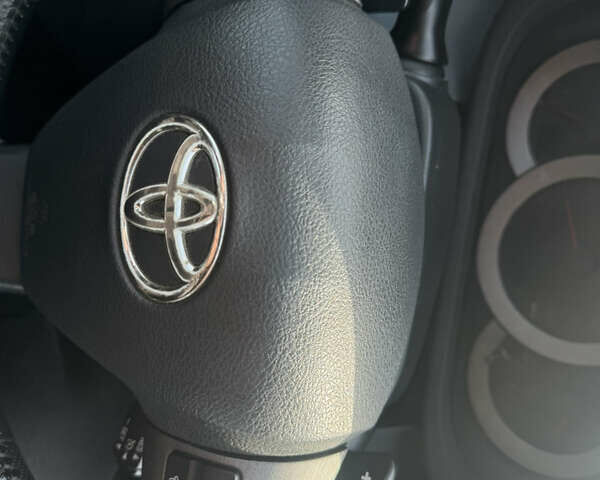 Білий Тойота РАВ 4, об'ємом двигуна 2 л та пробігом 190 тис. км за 12999 $, фото 36 на Automoto.ua