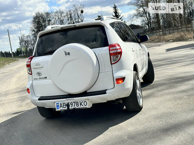 Белый Тойота РАВ 4, объемом двигателя 2 л и пробегом 229 тыс. км за 13800 $, фото 5 на Automoto.ua