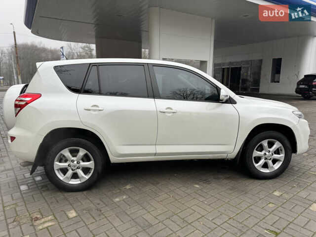 Белый Тойота РАВ 4, объемом двигателя 1.99 л и пробегом 186 тыс. км за 11999 $, фото 9 на Automoto.ua