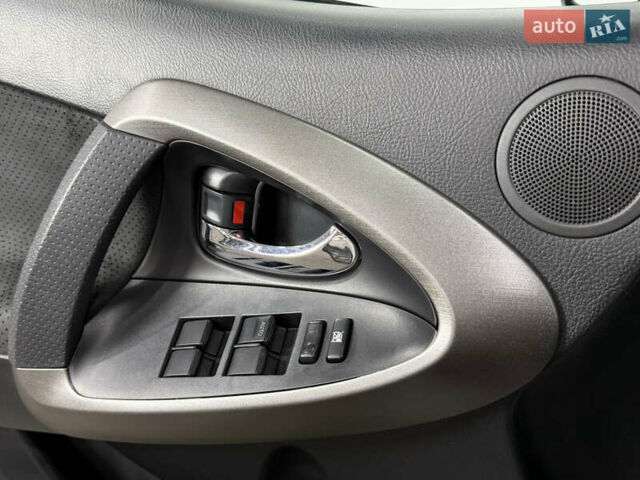 Белый Тойота РАВ 4, объемом двигателя 1.99 л и пробегом 157 тыс. км за 14200 $, фото 26 на Automoto.ua