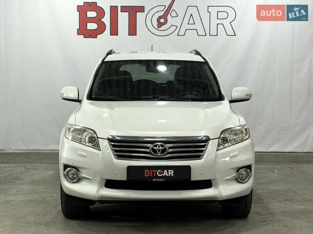 Белый Тойота РАВ 4, объемом двигателя 1.99 л и пробегом 157 тыс. км за 14200 $, фото 2 на Automoto.ua