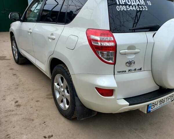 Белый Тойота РАВ 4, объемом двигателя 1.99 л и пробегом 177 тыс. км за 12700 $, фото 4 на Automoto.ua