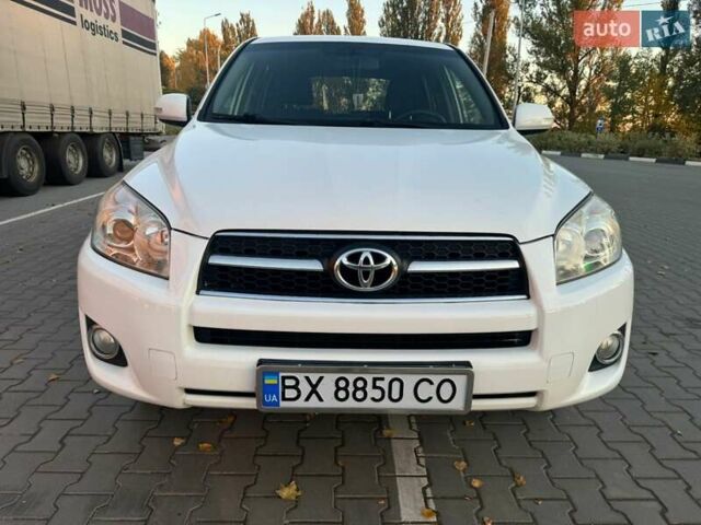 Білий Тойота РАВ 4, об'ємом двигуна 2.23 л та пробігом 281 тис. км за 7999 $, фото 7 на Automoto.ua