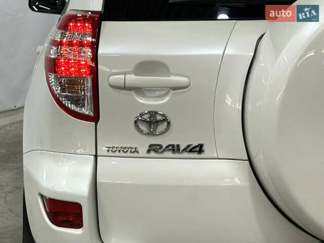 Белый Тойота РАВ 4, объемом двигателя 1.99 л и пробегом 157 тыс. км за 14200 $, фото 20 на Automoto.ua