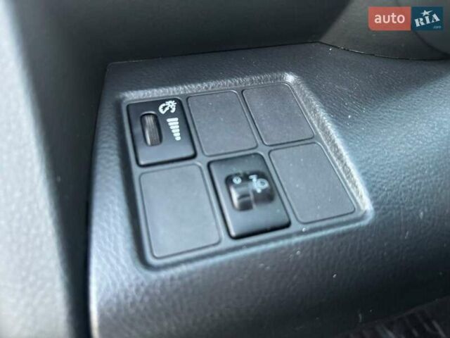 Білий Тойота РАВ 4, об'ємом двигуна 2.23 л та пробігом 281 тис. км за 7999 $, фото 31 на Automoto.ua