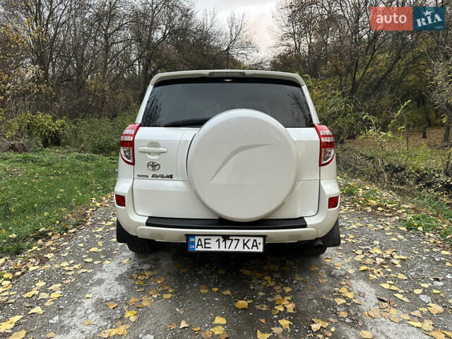 Белый Тойота РАВ 4, объемом двигателя 2 л и пробегом 186 тыс. км за 12999 $, фото 3 на Automoto.ua