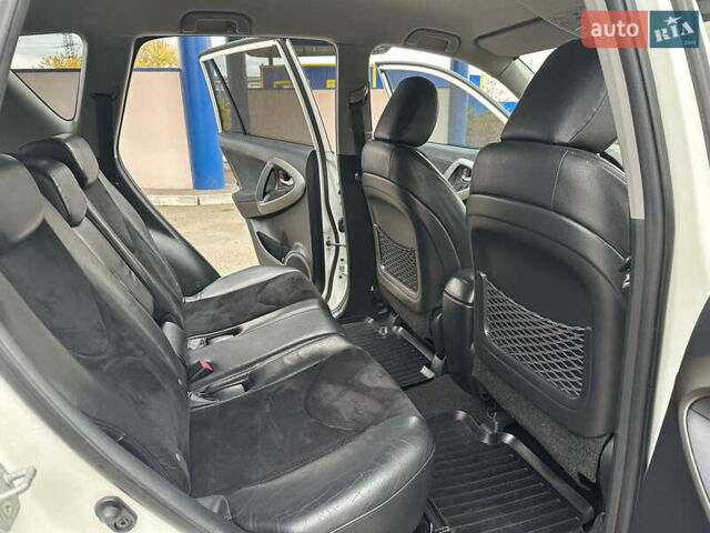 Белый Тойота РАВ 4, объемом двигателя 2 л и пробегом 186 тыс. км за 12999 $, фото 21 на Automoto.ua