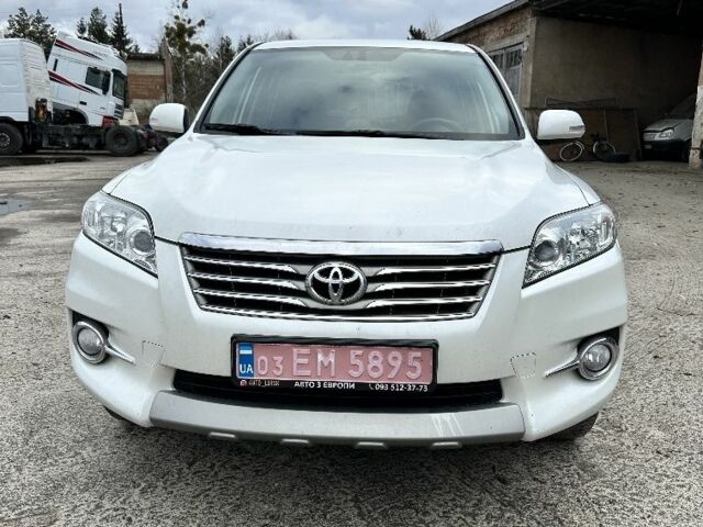 Белый Тойота РАВ 4, объемом двигателя 2.2 л и пробегом 153 тыс. км за 13900 $, фото 7 на Automoto.ua