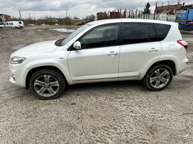 Белый Тойота РАВ 4, объемом двигателя 2.2 л и пробегом 153 тыс. км за 13900 $, фото 6 на Automoto.ua