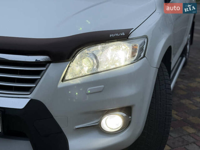 Белый Тойота РАВ 4, объемом двигателя 2 л и пробегом 139 тыс. км за 12999 $, фото 18 на Automoto.ua