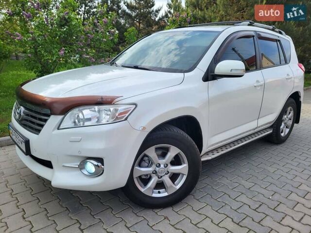 Белый Тойота РАВ 4, объемом двигателя 1.99 л и пробегом 231 тыс. км за 12500 $, фото 2 на Automoto.ua