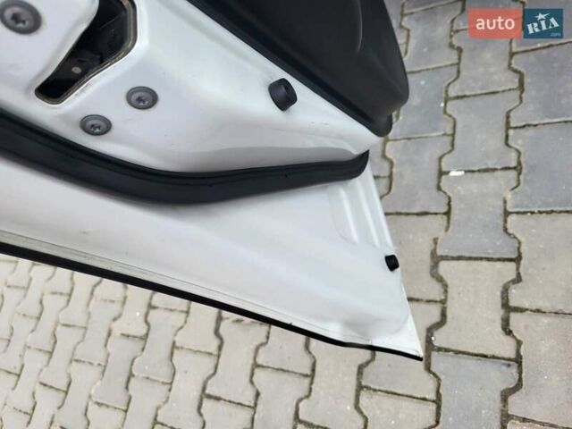 Белый Тойота РАВ 4, объемом двигателя 1.99 л и пробегом 231 тыс. км за 12500 $, фото 109 на Automoto.ua