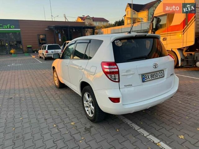 Білий Тойота РАВ 4, об'ємом двигуна 2.23 л та пробігом 281 тис. км за 7999 $, фото 19 на Automoto.ua