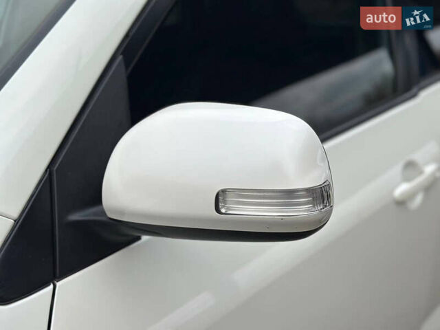 Белый Тойота РАВ 4, объемом двигателя 2 л и пробегом 186 тыс. км за 12999 $, фото 42 на Automoto.ua